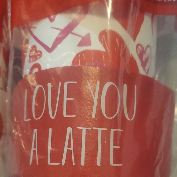 Red and White 16 oz. Paper Cups with Lids-Set of 10 - Picture 3 of 6